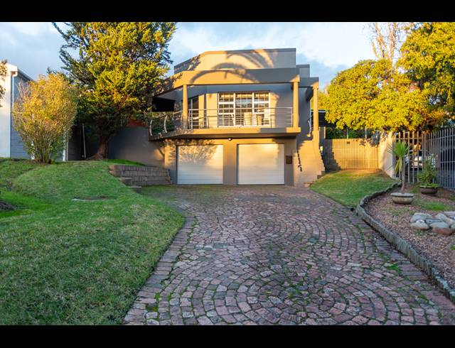 3 BEDROOM FREEHOLD SOLD IN DE BRON